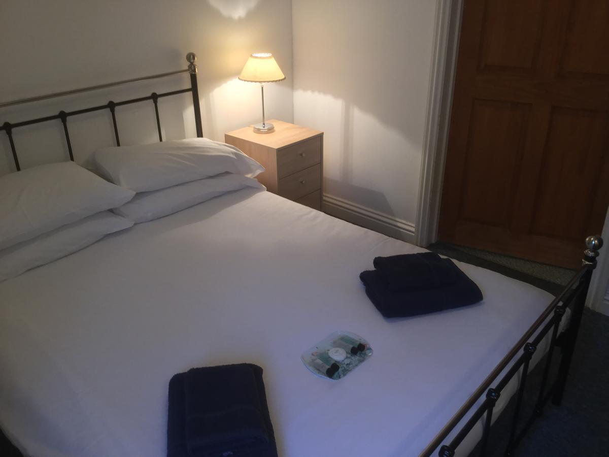 Hotel The Jolly Huntsman Chippenham  Esterno foto