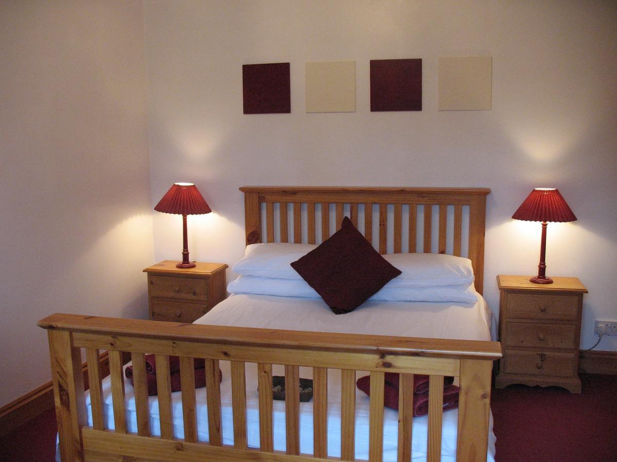 Hotel The Jolly Huntsman Chippenham  Esterno foto