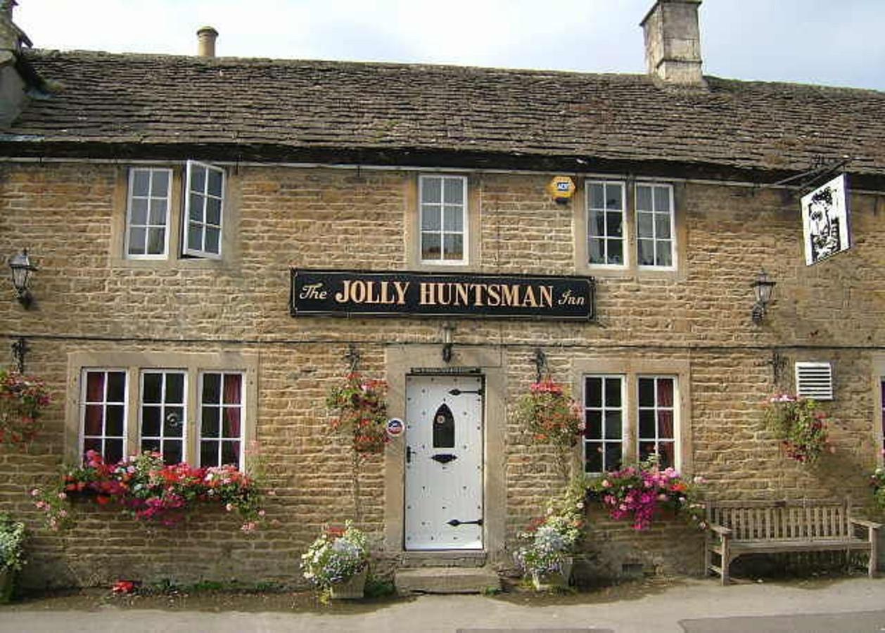 Hotel The Jolly Huntsman Chippenham  Esterno foto